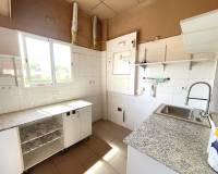 Resale - Commercial space - Algorfa - La Finca Golf
