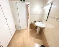 Resale - Commercial space - Guardamar del Segura