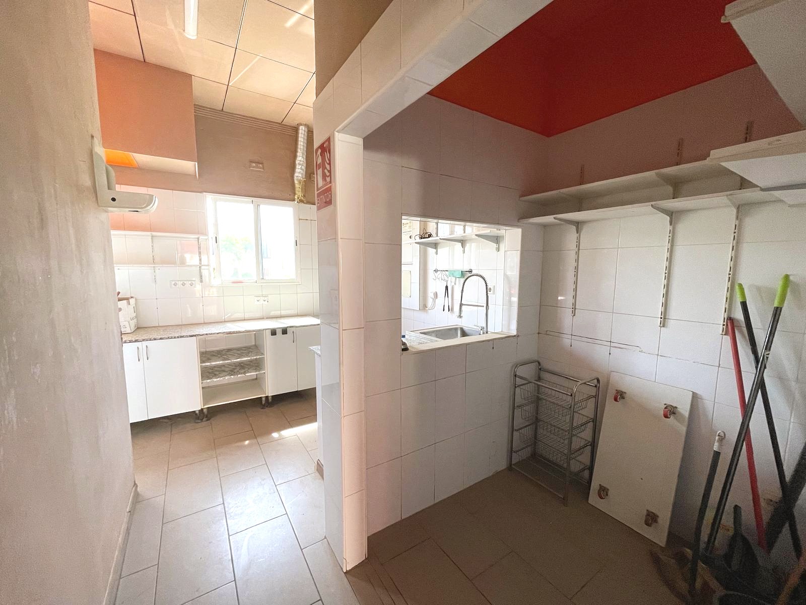 Commercial in Algorfa