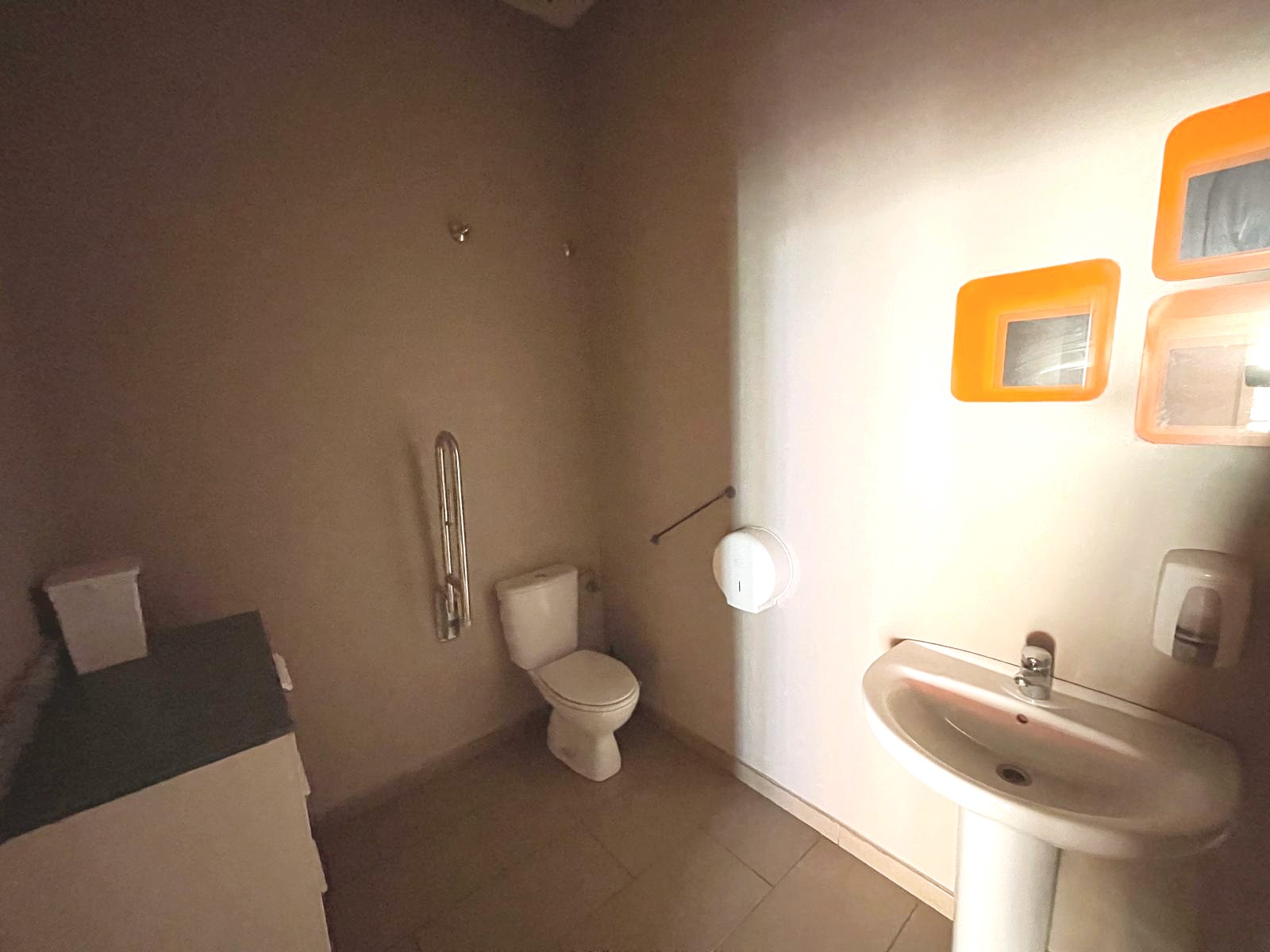 Commercial in Algorfa