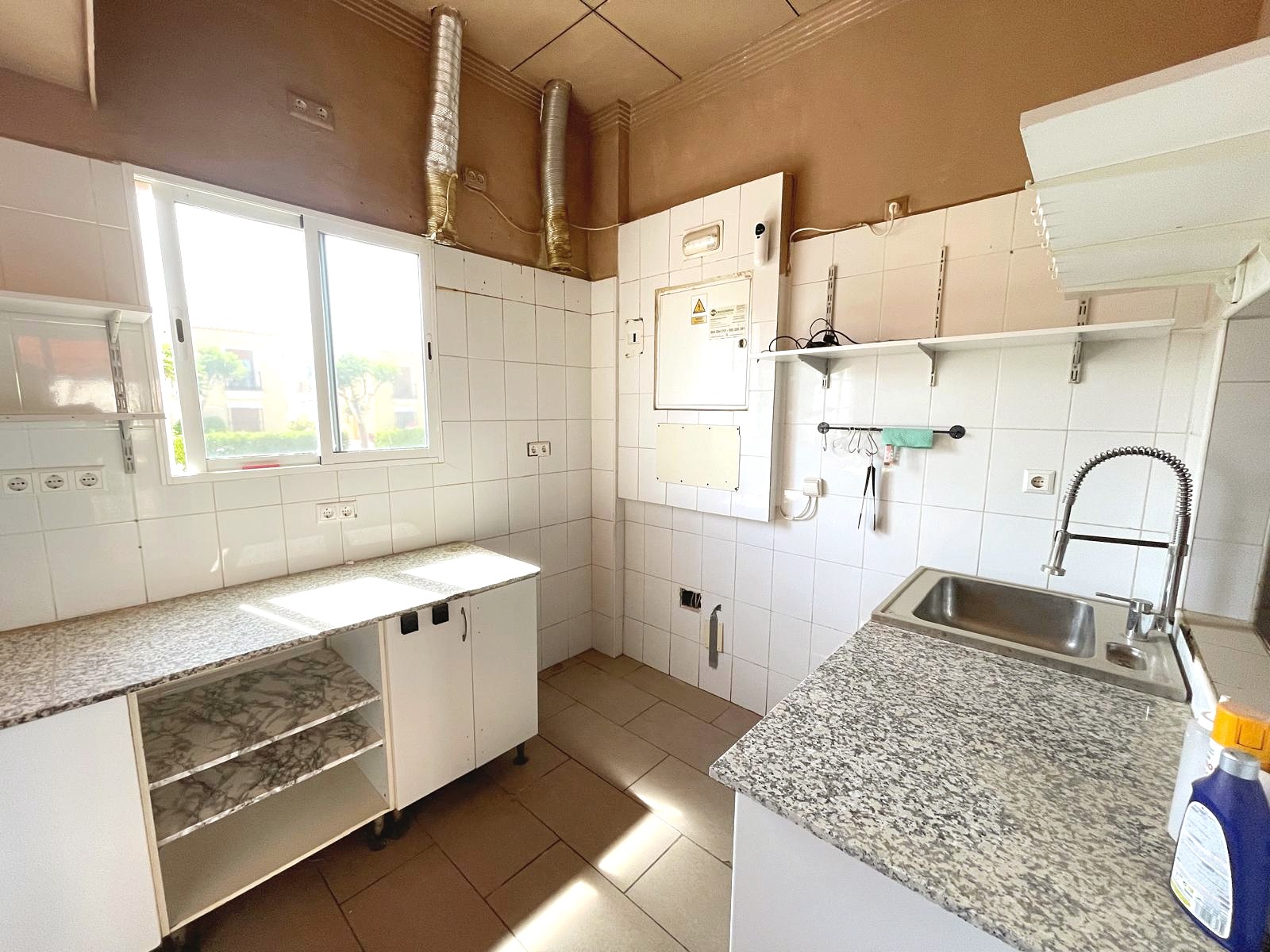 Commercial in Algorfa
